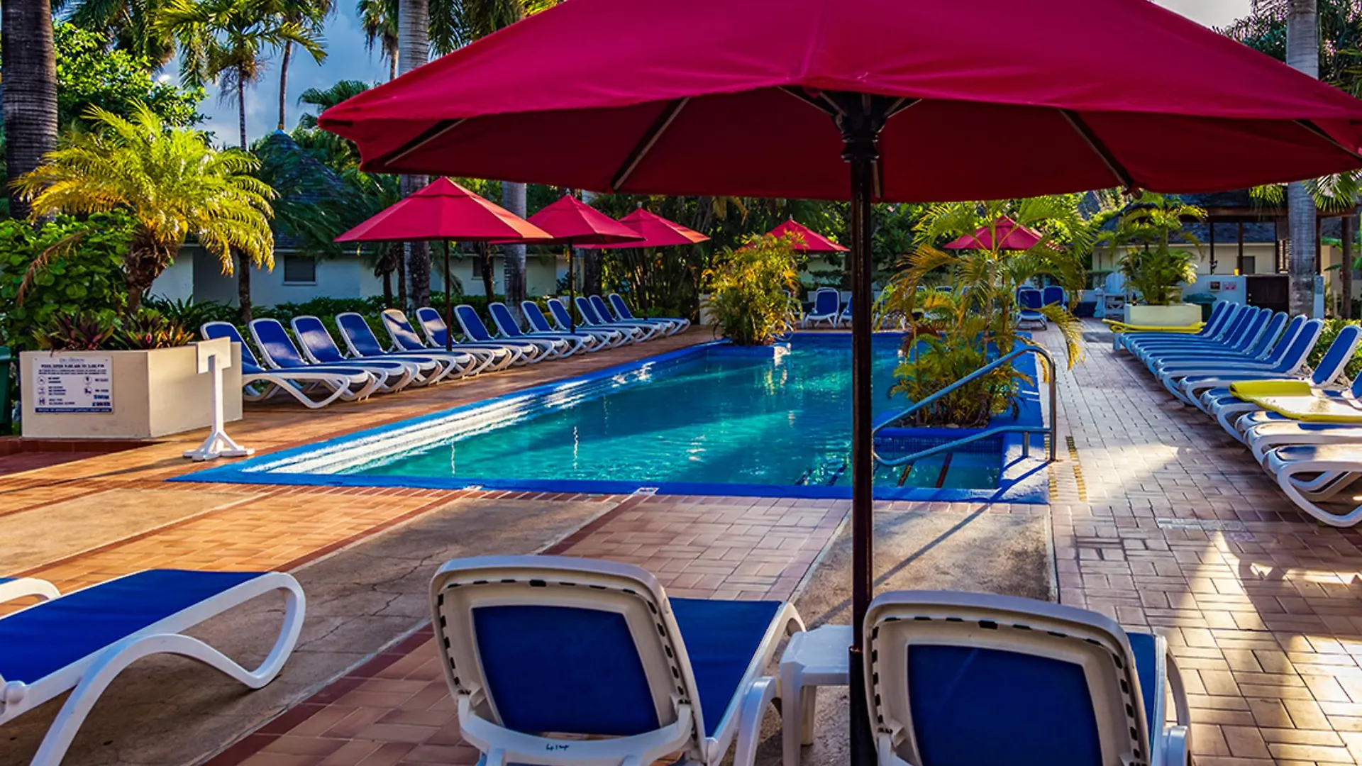Decameron Club Caribbean Runaway Bay, Ramada All-Inclusive Resort 3*,